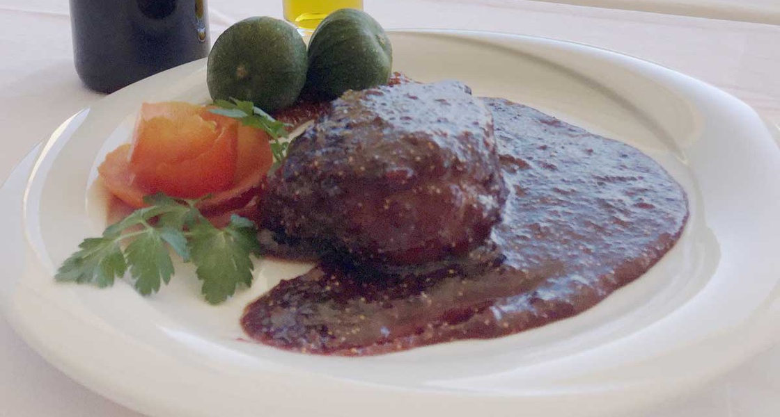 Biftek u umaku  od crnog vina i smokava