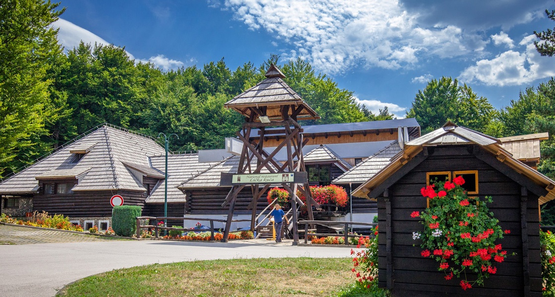 LIČKA KUĆA