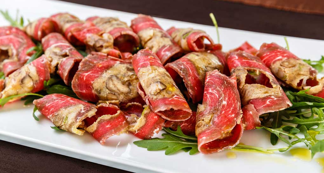 Goveđi carpaccio sa šumskim gljivama
