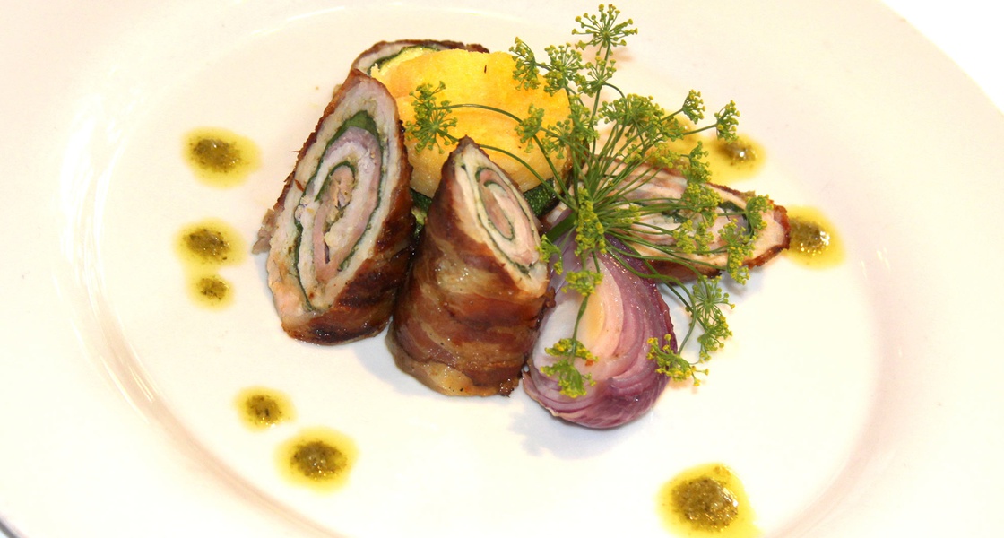 Pureći file u carskom mesu sa šunkom i bosiljkom